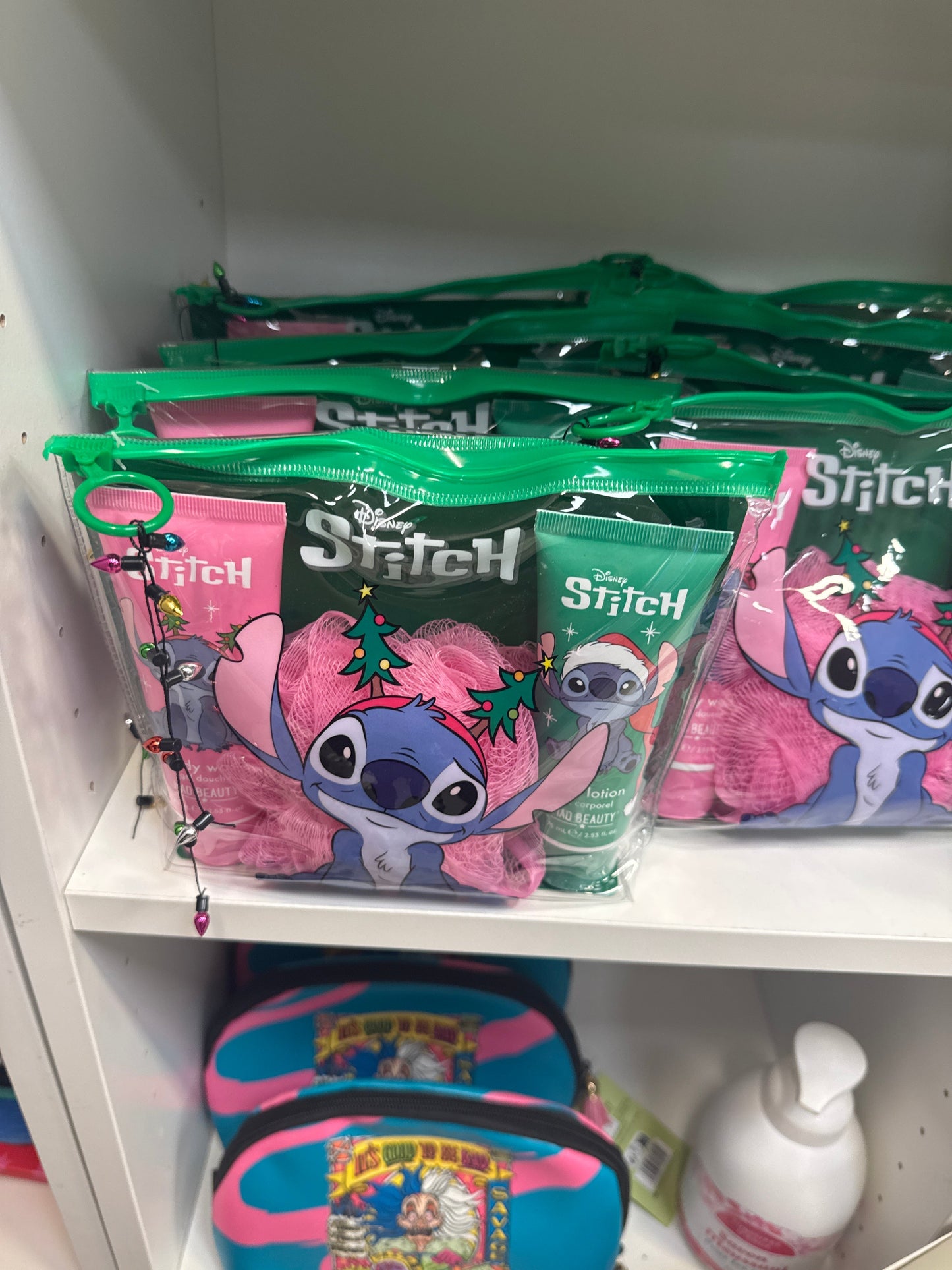 Disney Stitchmas - Bath and bosy set Mad beauty