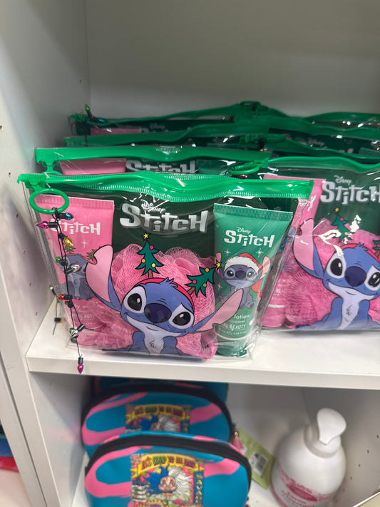 Disney Stitchmas - Bath and bosy set Mad beauty