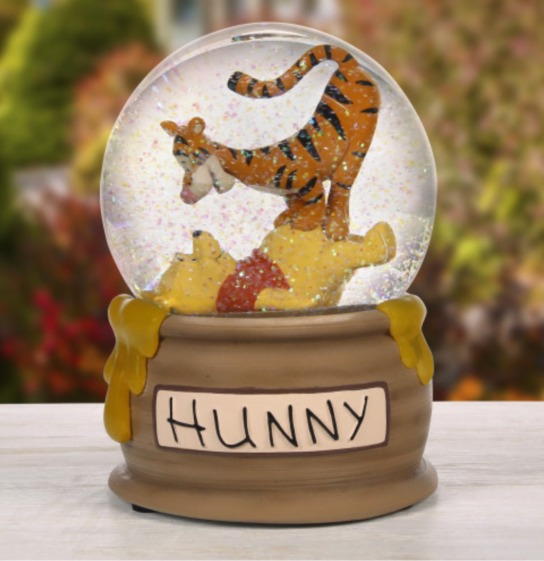 Disney Pooh and Tigger Snow Globe Cross border